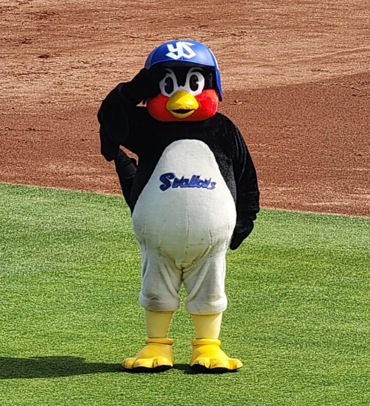 東京ヤクルトスワローズ　つば九郎　支配鳥 東京ヤクルトスワローズ つば九郎 支配鳥 - メルカリ